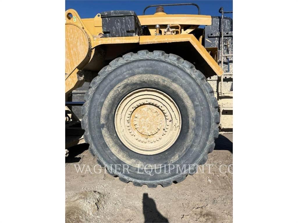 CAT 637K Schaber