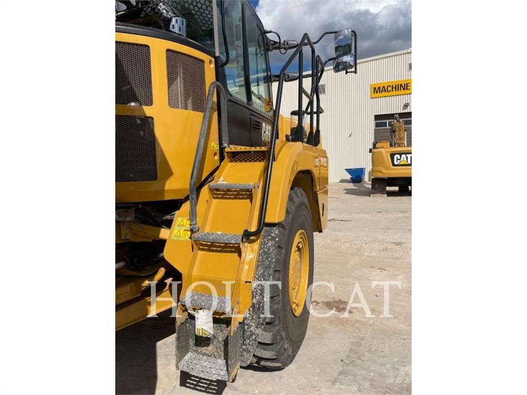 CAT 725 Dumper - Knickgelenk