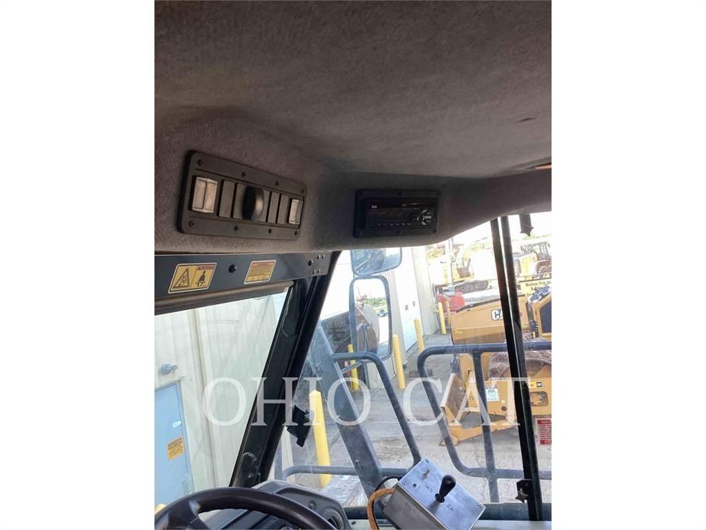 CAT 725C Dumper - Knickgelenk