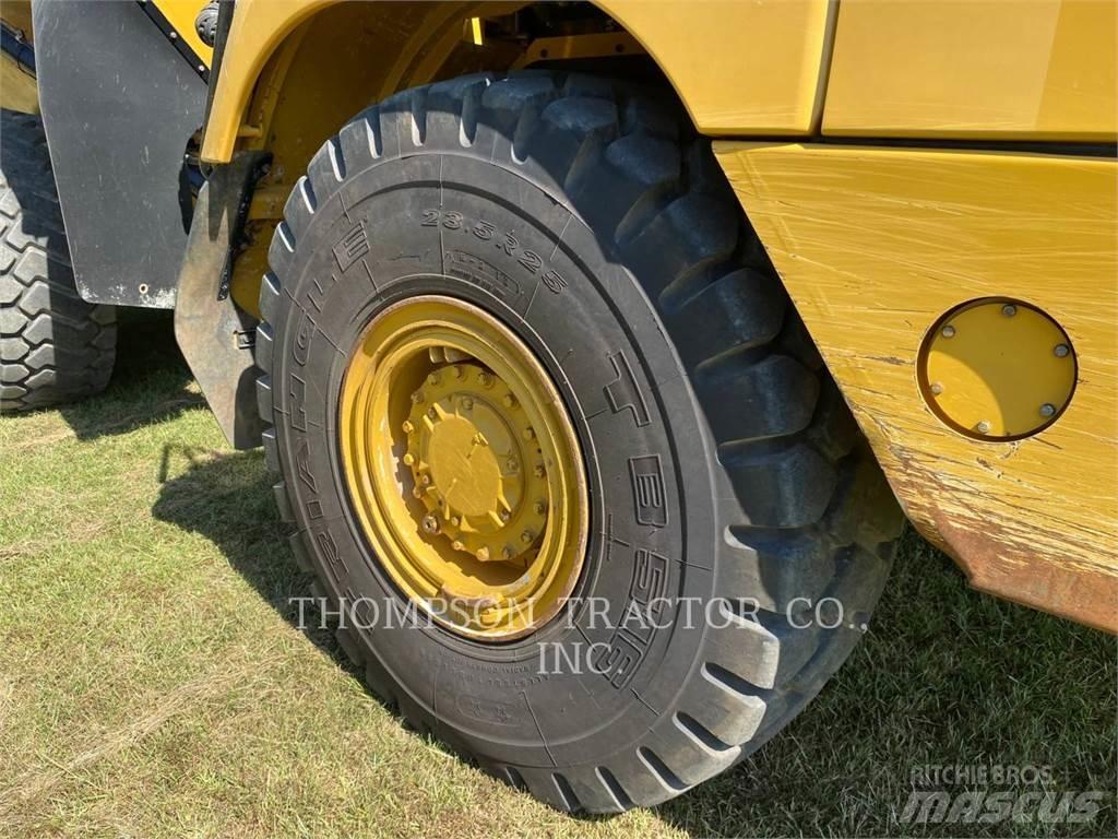 CAT 730 Dumper - Knickgelenk