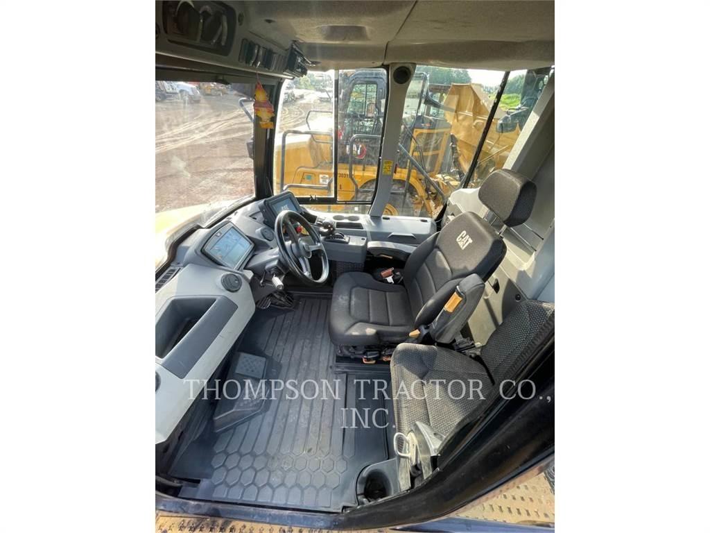 CAT 730 Dumper - Knickgelenk