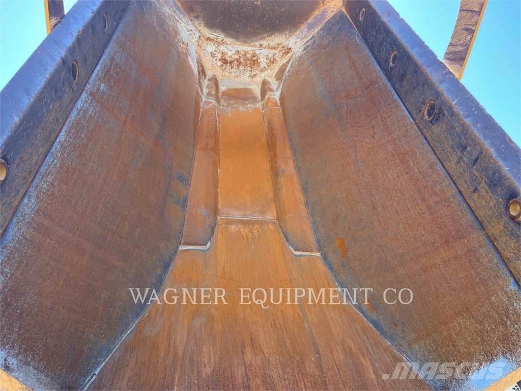 CAT 730 Dumper - Knickgelenk