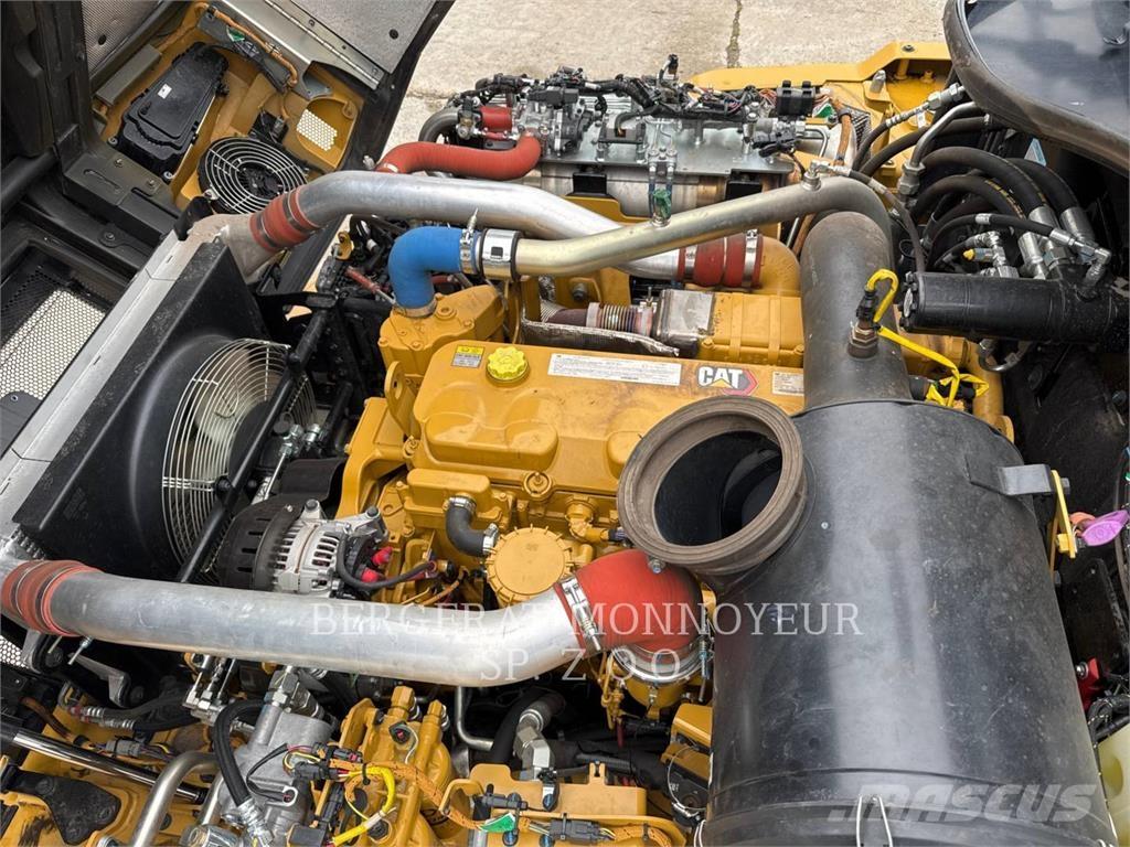 CAT 730 Dumper - Knickgelenk