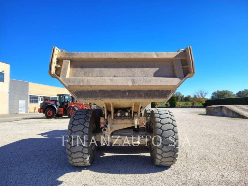 CAT 730 Dumper - Knickgelenk