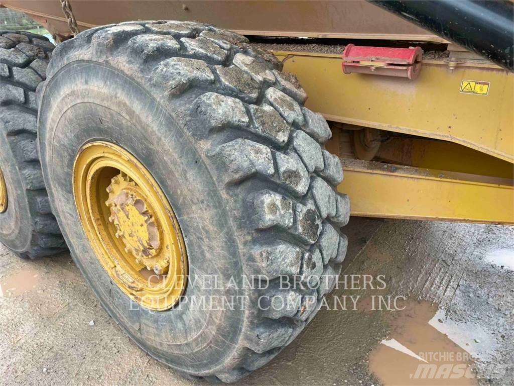 CAT 730-04 Dumper - Knickgelenk