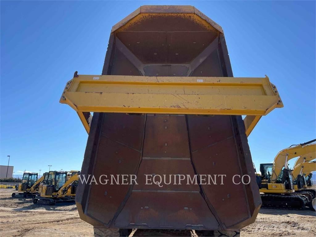 CAT 735C Dumper - Knickgelenk