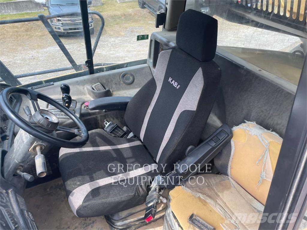 CAT 740 Dumper - Knickgelenk