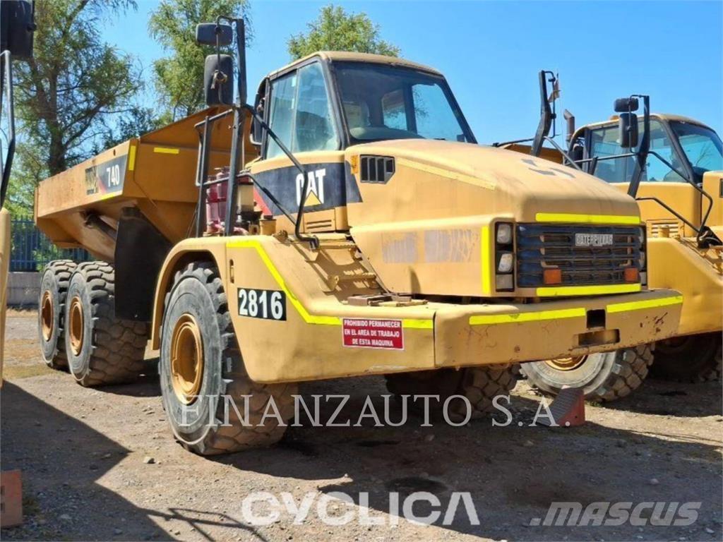 CAT 740 Dumper - Knickgelenk