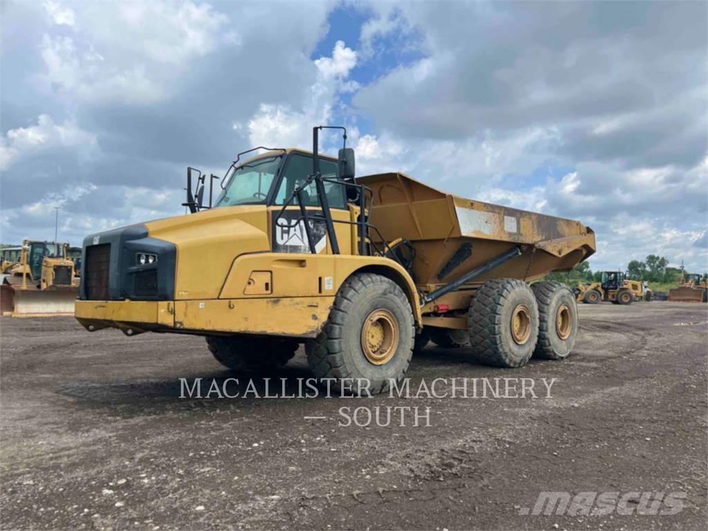 CAT 740B Dumper - Knickgelenk