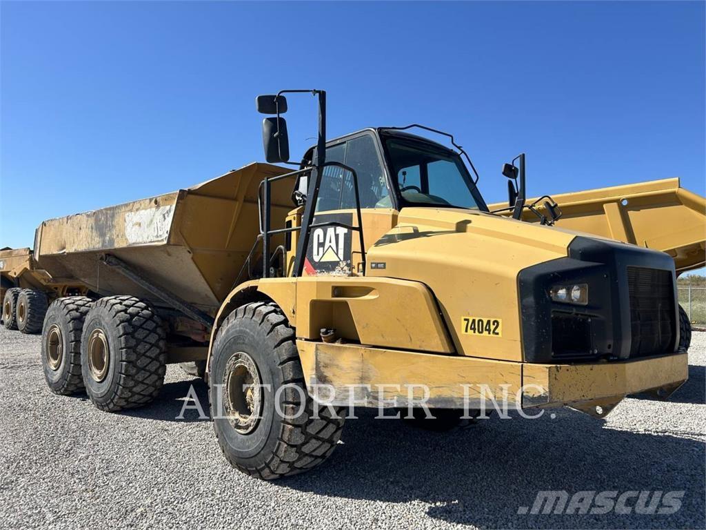 CAT 740B Dumper - Knickgelenk