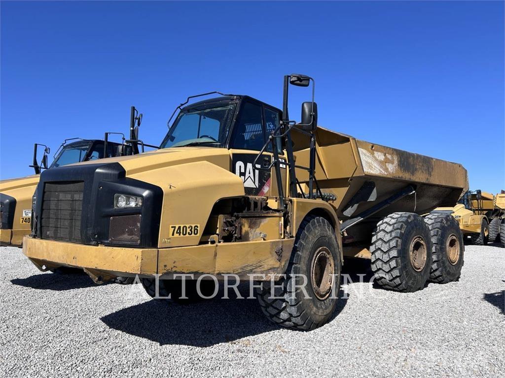 CAT 740B Dumper - Knickgelenk