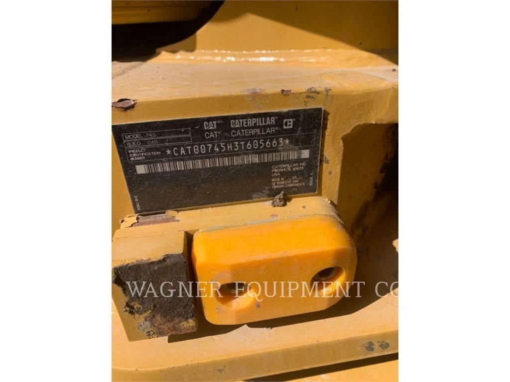 CAT 745 Dumper - Knickgelenk