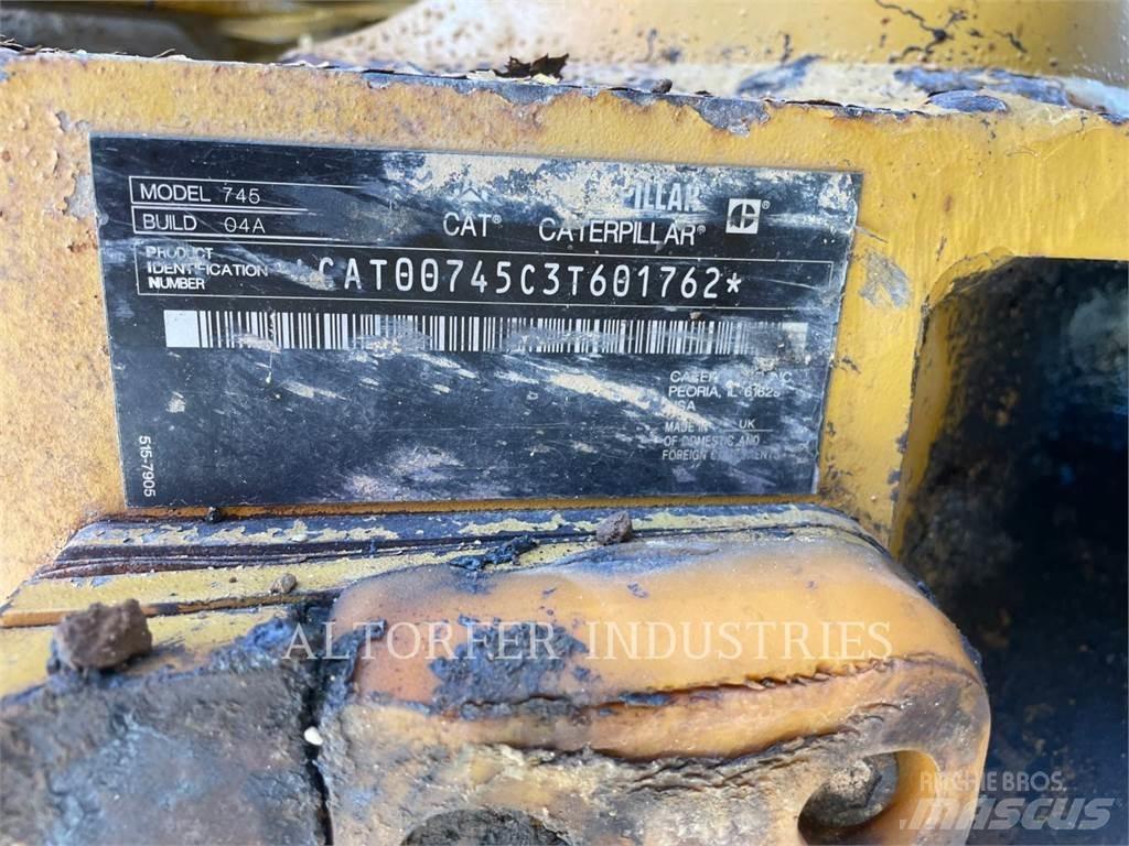 CAT 745 Dumper - Knickgelenk