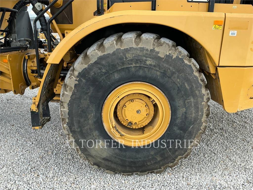 CAT 745 Dumper - Knickgelenk