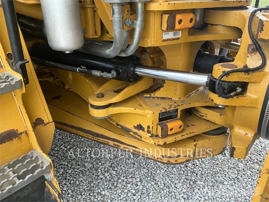 CAT 745 Dumper - Knickgelenk