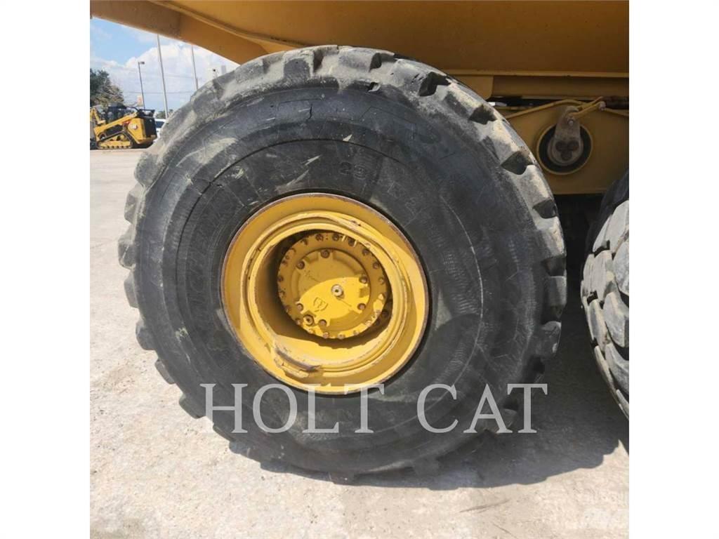 CAT 745 Dumper - Knickgelenk