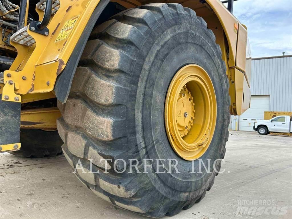 CAT 745 Dumper - Knickgelenk