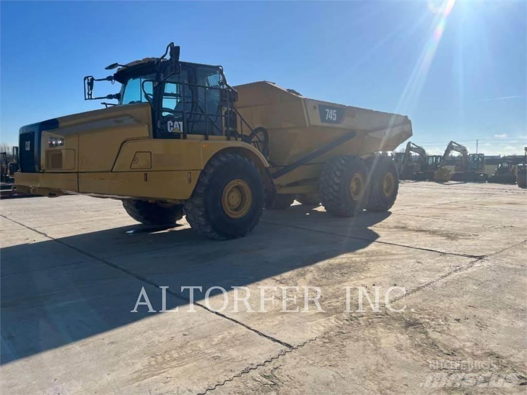 CAT 745 Dumper - Knickgelenk