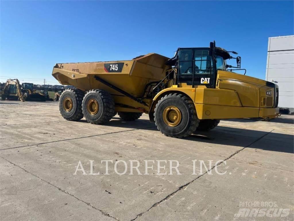 CAT 745 Dumper - Knickgelenk
