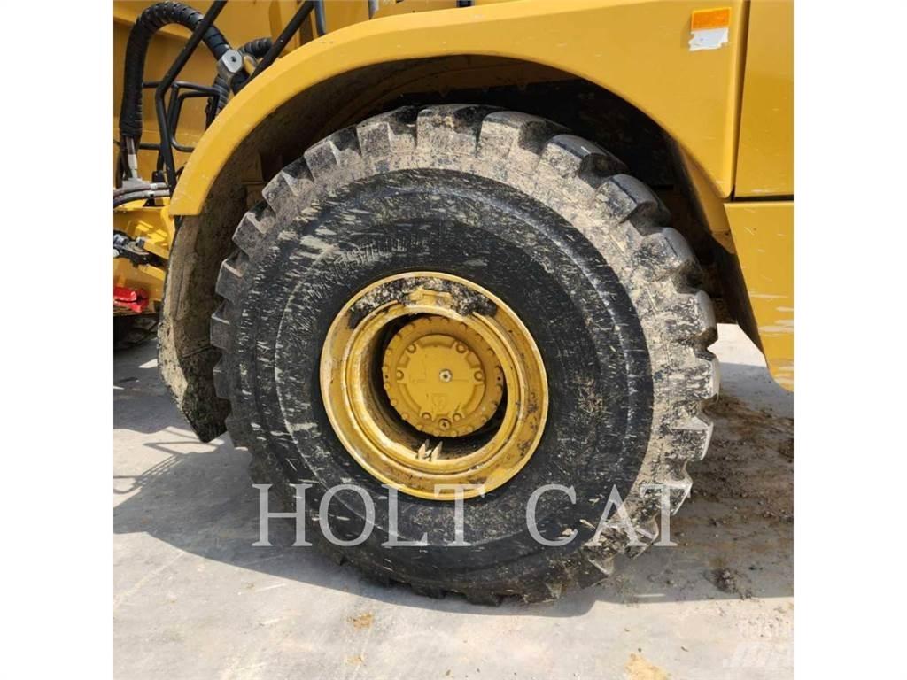 CAT 745 Dumper - Knickgelenk
