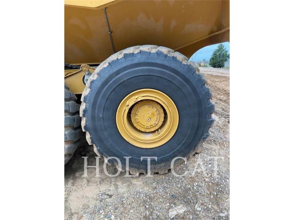 CAT 745 Dumper - Knickgelenk