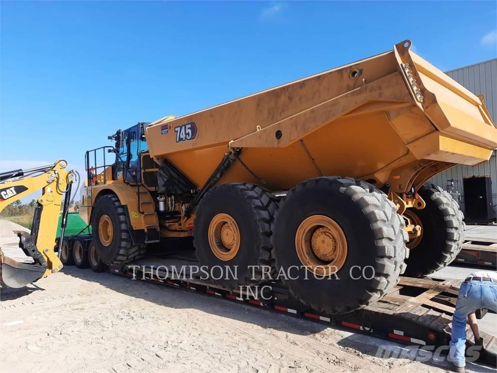 CAT 745 Dumper - Knickgelenk