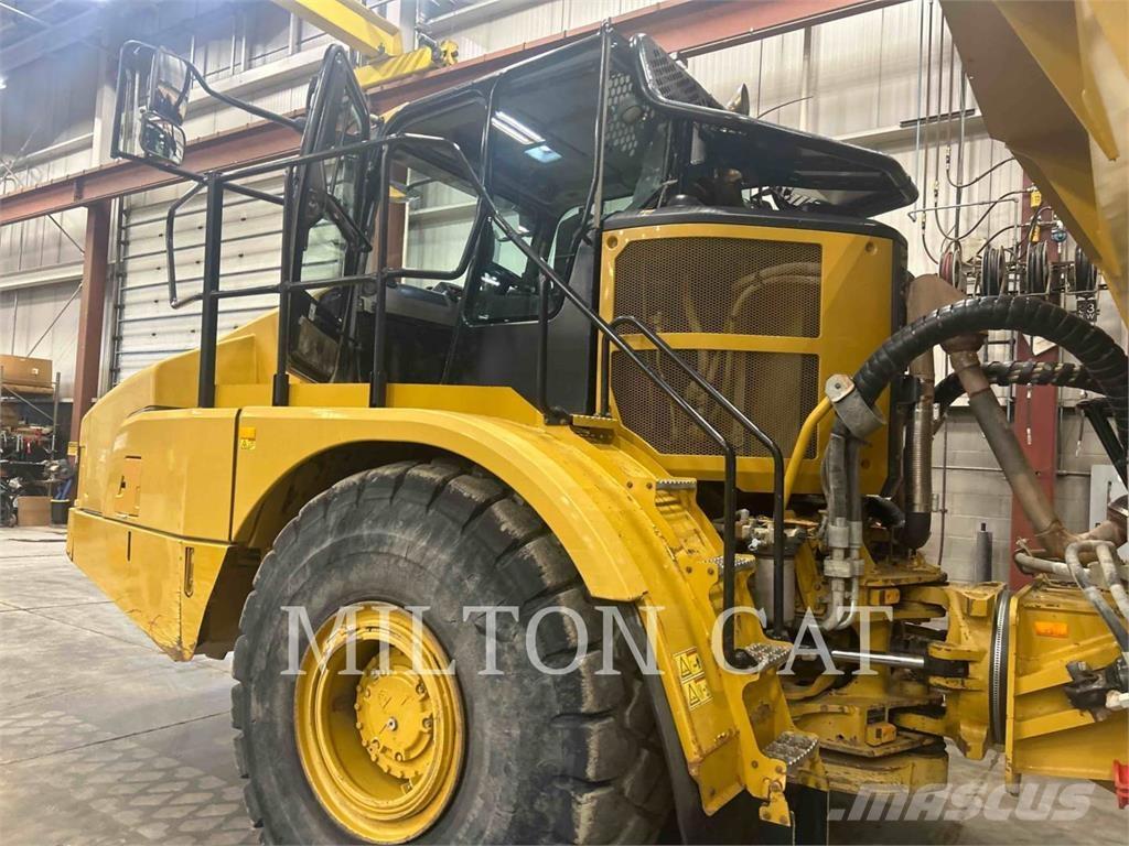CAT 745 Dumper - Knickgelenk