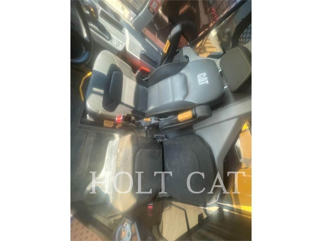 CAT 745 Dumper - Knickgelenk