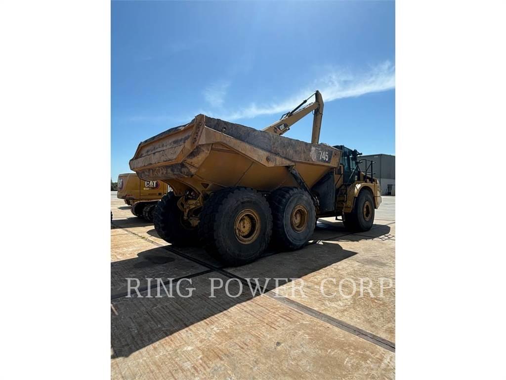 CAT 745 Dumper - Knickgelenk