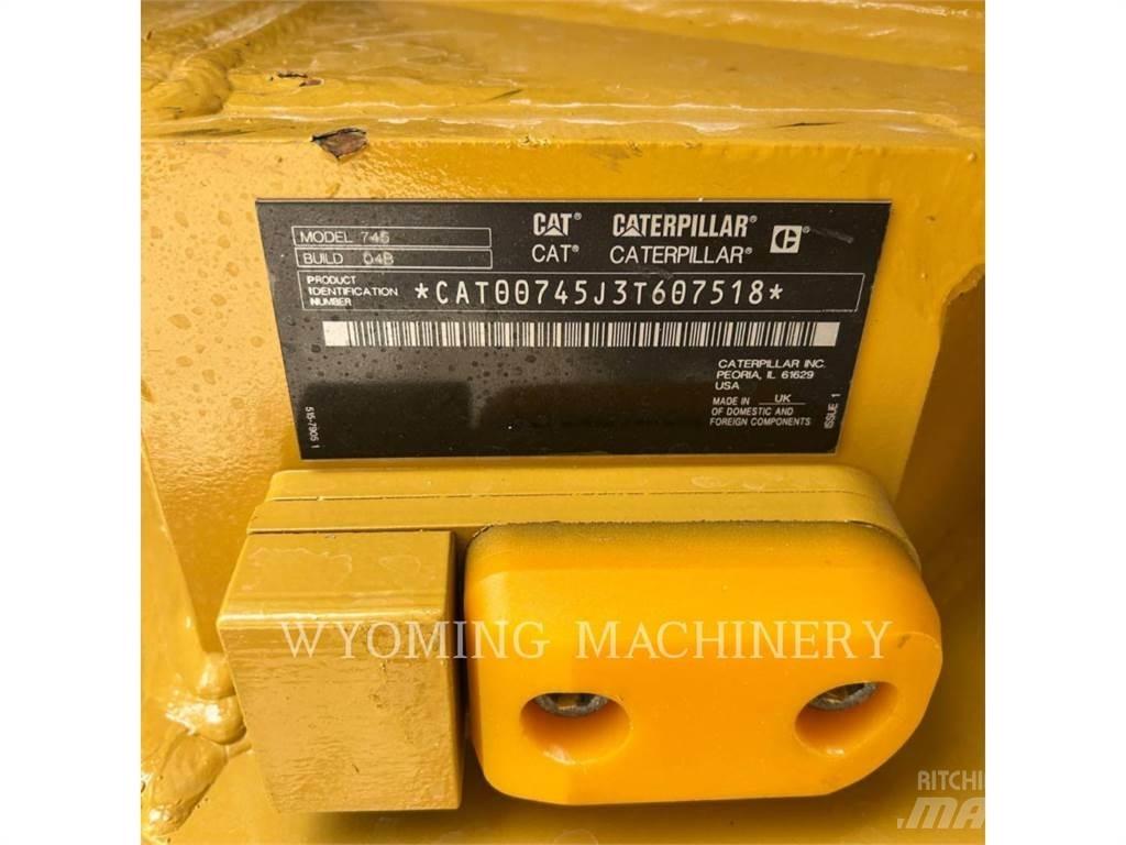 CAT 745 Dumper - Knickgelenk
