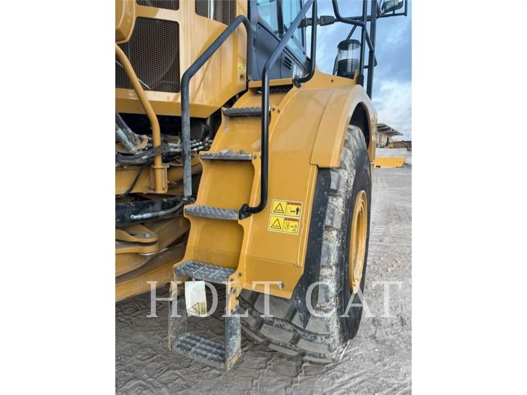 CAT 745 Dumper - Knickgelenk