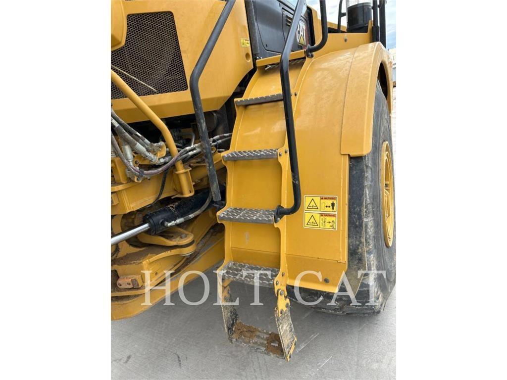 CAT 745 Dumper - Knickgelenk