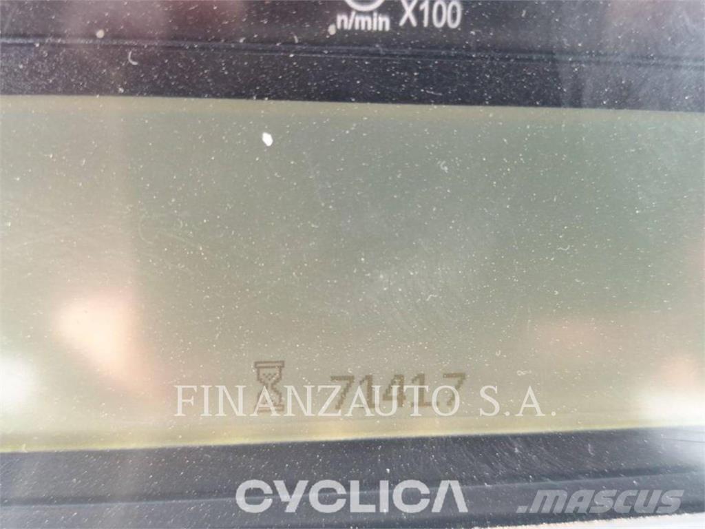 CAT 745 Dumper - Knickgelenk