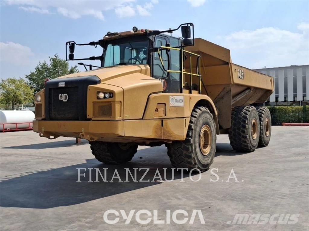 CAT 745 Dumper - Knickgelenk