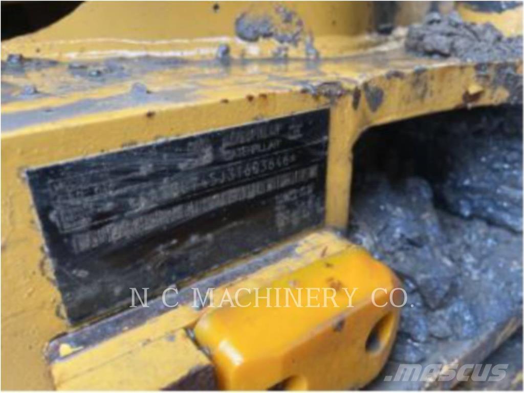 CAT 745 Dumper - Knickgelenk