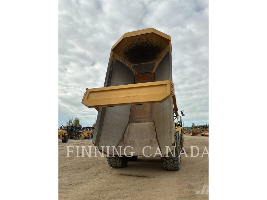 CAT 745 Dumper - Knickgelenk