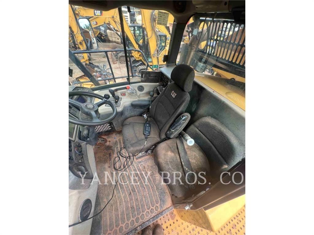 CAT 745C Dumper - Knickgelenk