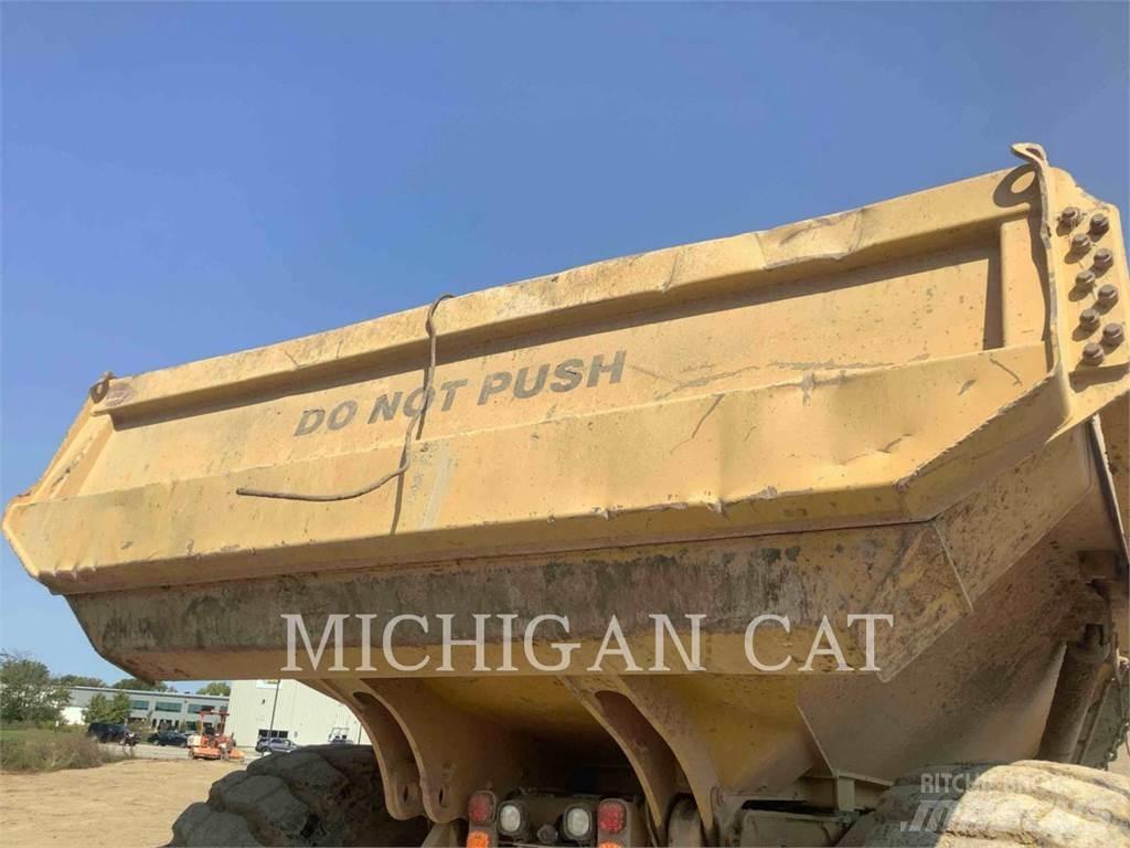 CAT 745C Dumper - Knickgelenk