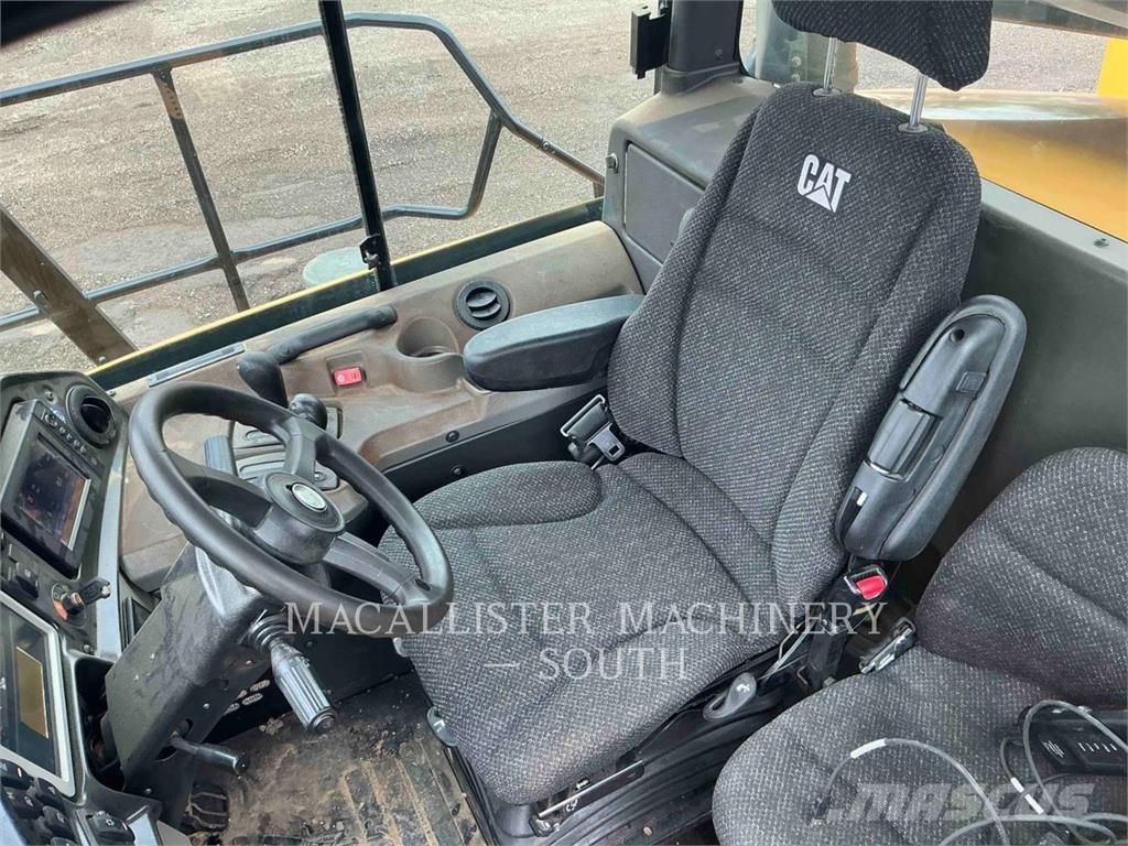 CAT 745C Dumper - Knickgelenk