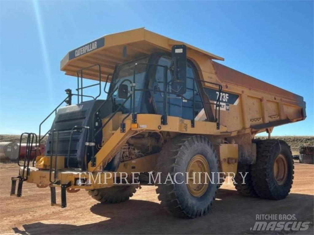 CAT 773F Dumper - Knickgelenk