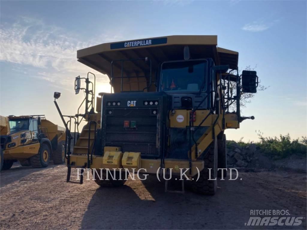 CAT 775G Dumper - Knickgelenk