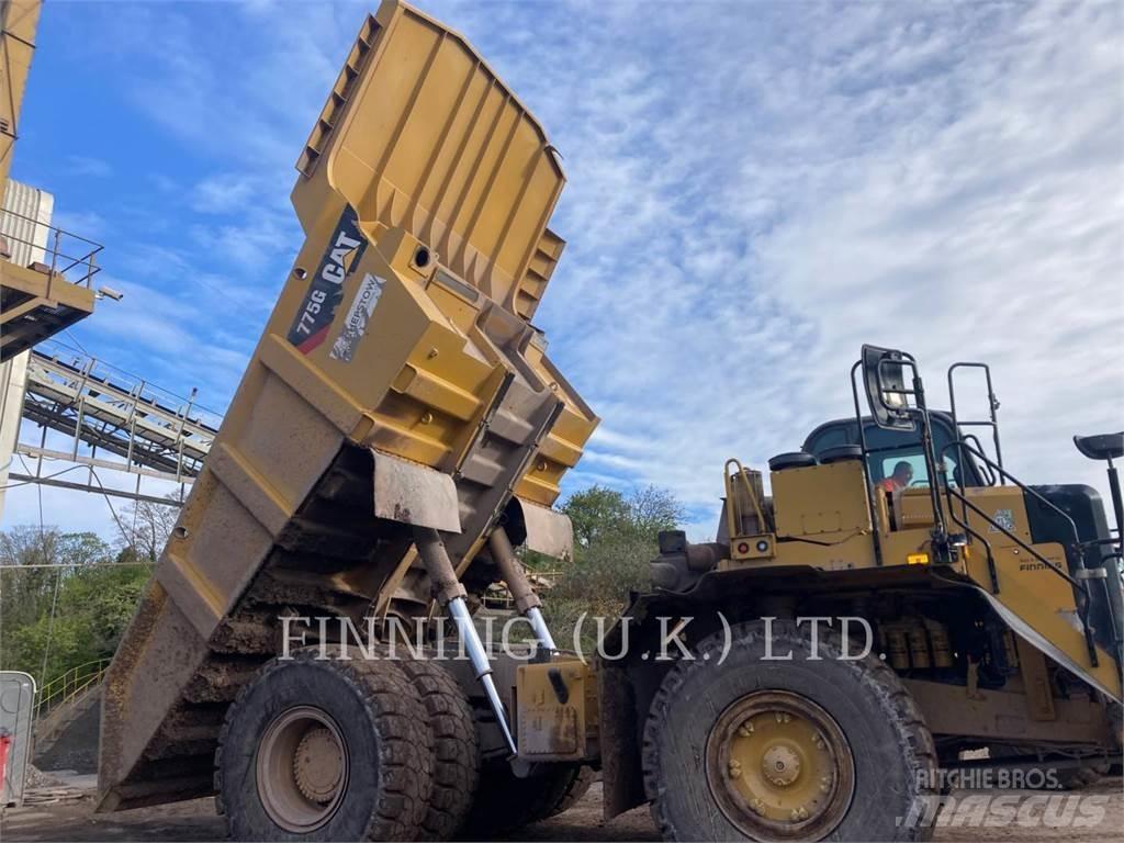 CAT 775G Dumper - Knickgelenk