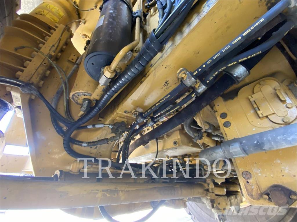 CAT 777-05 Dumper - Knickgelenk
