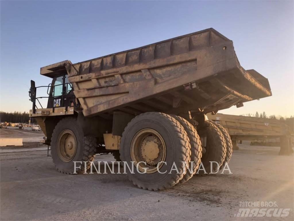 CAT 777F Dumper - Knickgelenk