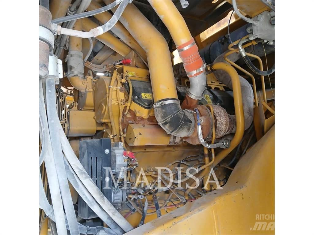 CAT 777F Dumper - Knickgelenk
