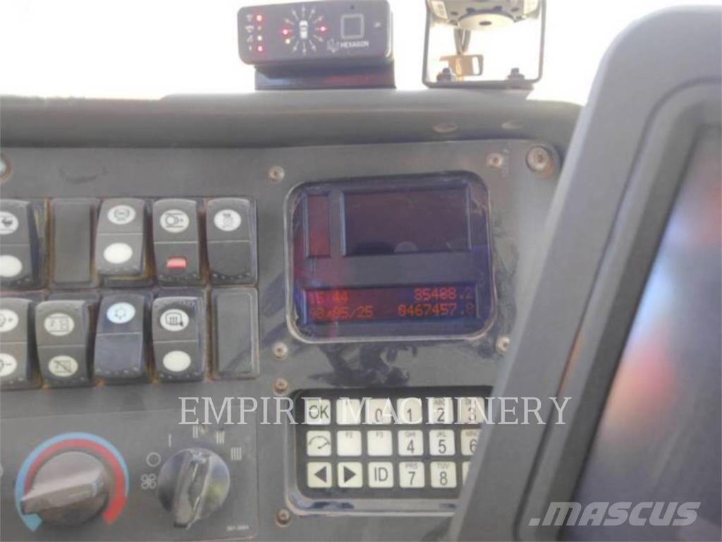 CAT 789D Dumper - Knickgelenk