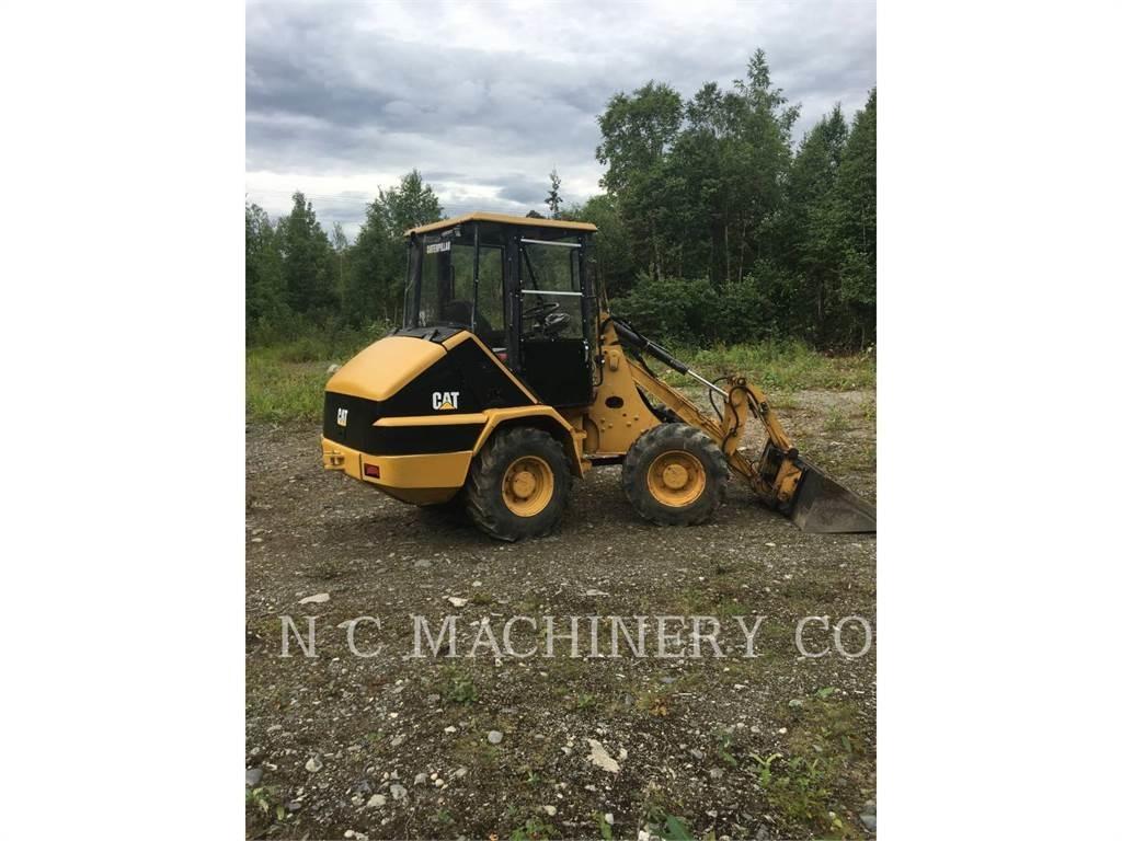 CAT 902 Radlader