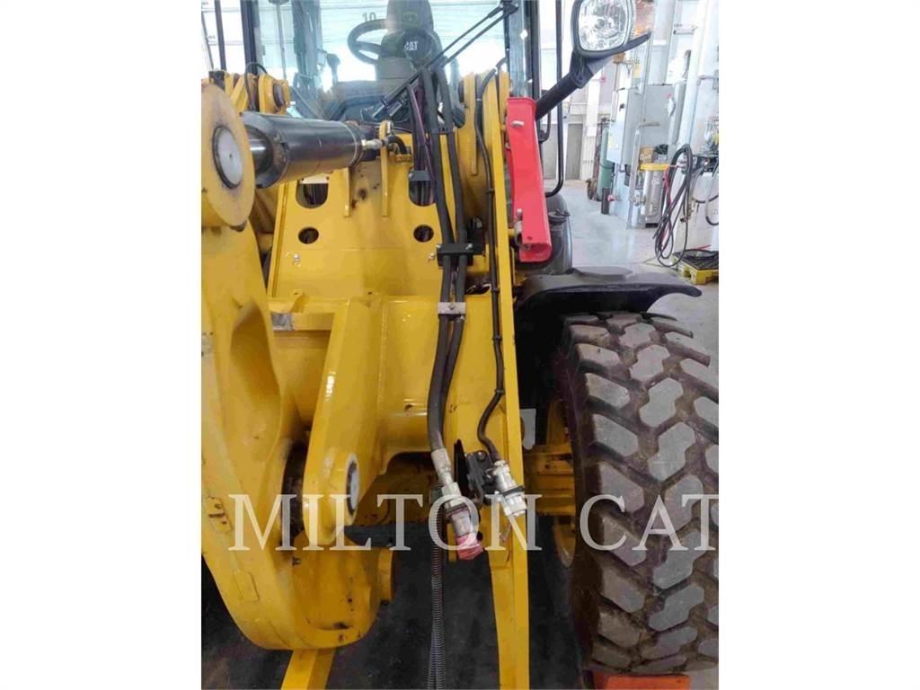 CAT 906 Radlader
