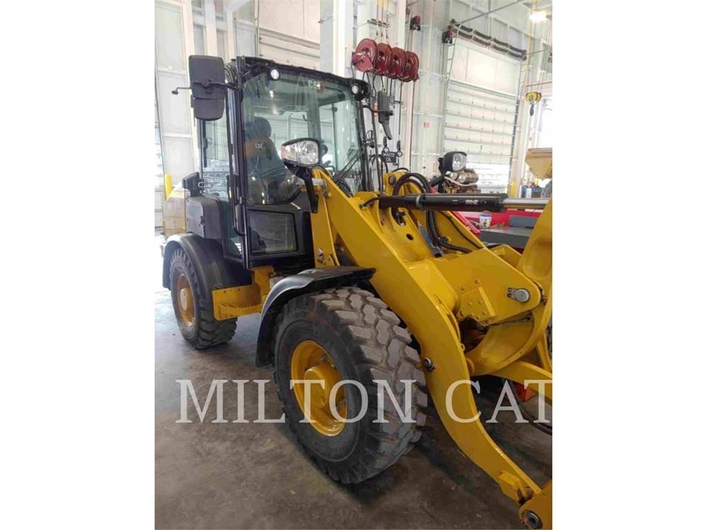 CAT 906 Radlader