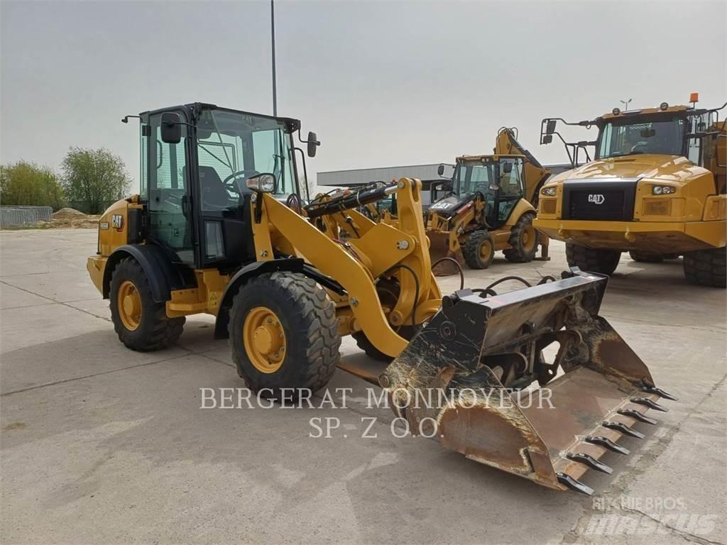 CAT 906M Radlader